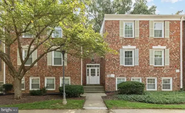 880 Quince Orchard Blvd #201, Gaithersburg