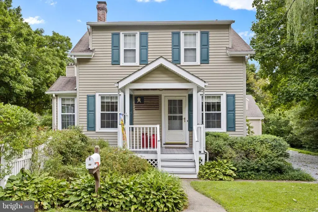 50 Burnside Ave, HAMILTON