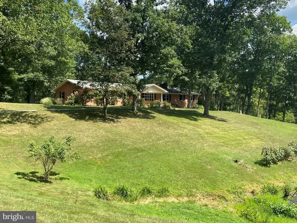 9712 Hedgesville Rd, HEDGESVILLE