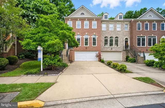 10189 Castlewood Ln, Oakton