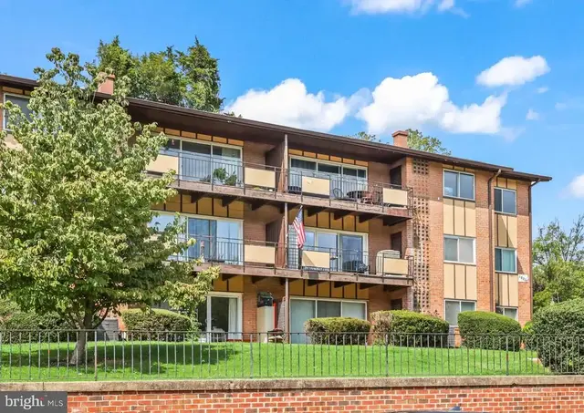 10026 Fair Woods Dr #330, Fairfax
