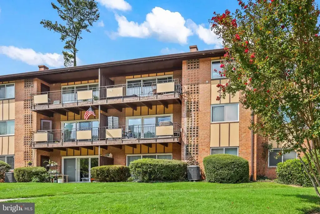 10026 Fair Woods Dr #330, FAIRFAX