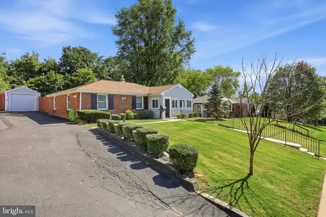 1517 Reservoir Ave, Abington