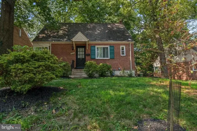 8216 Roanoke Ave, Takoma Park