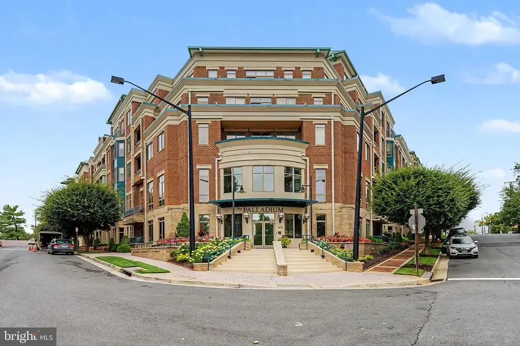 1450 Emerson Ave #203, MCLEAN