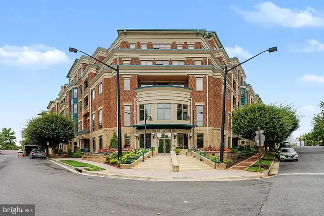 1450 Emerson Ave #203, Mclean