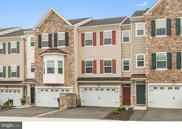 657 Jacobsen Cir #168, Newark