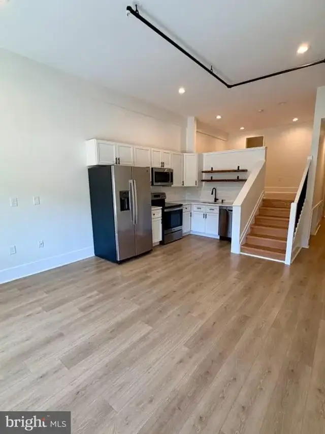 631 S Broadway #202, Baltimore