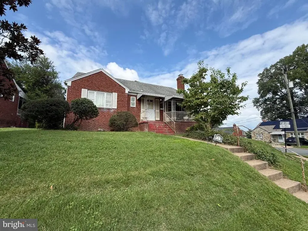 918 N Montana St, ARLINGTON