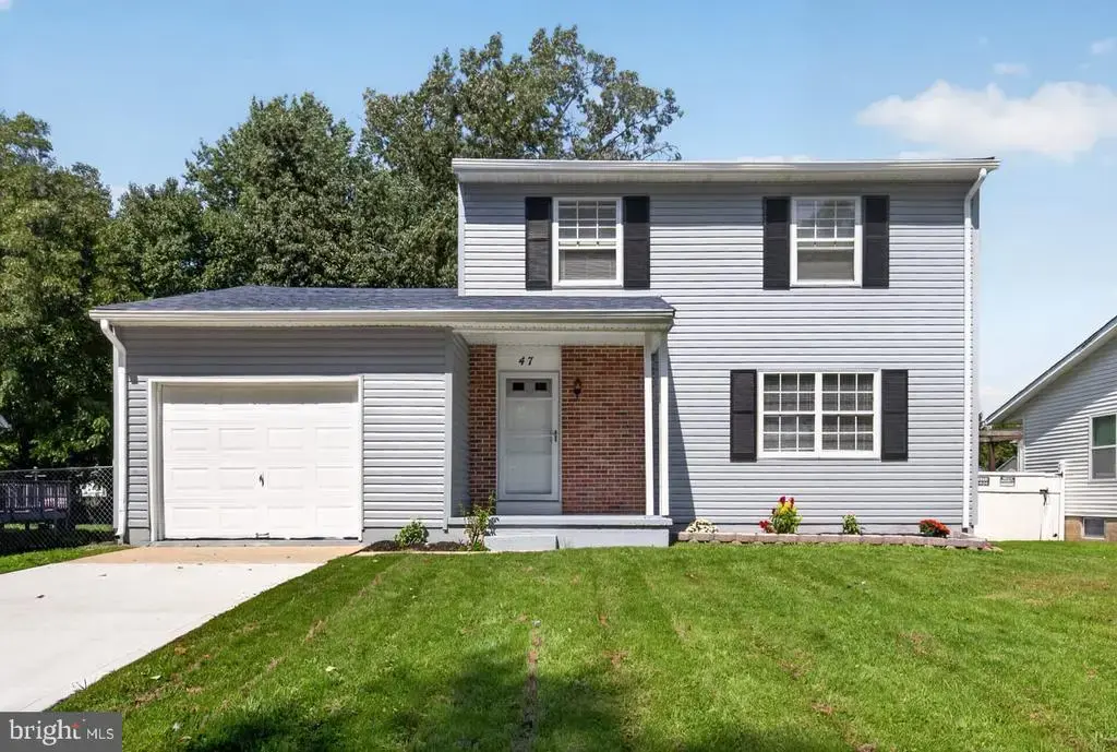 47 Midland Dr, NEWARK