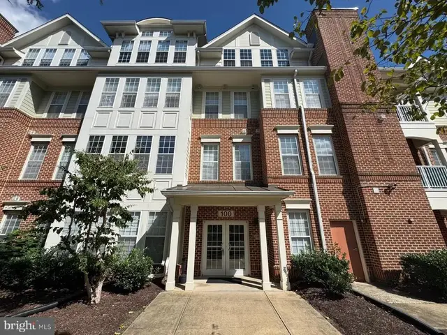 100 Edelen Station Pl #401, La Plata