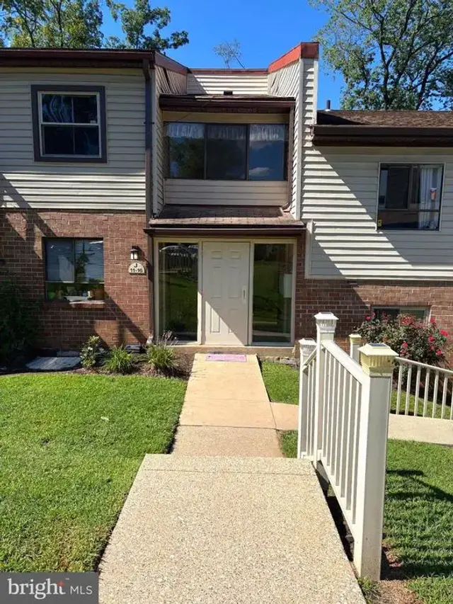 280 Bridgewater Rd #j-11, Brookhaven