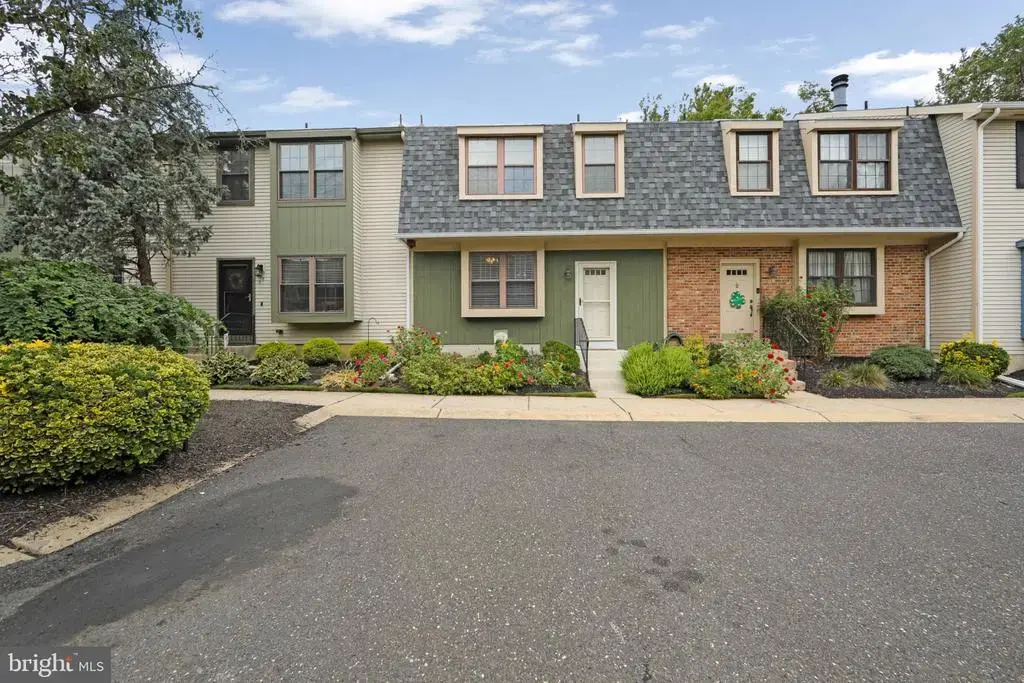 27 Crofton Cmns, CHERRY HILL