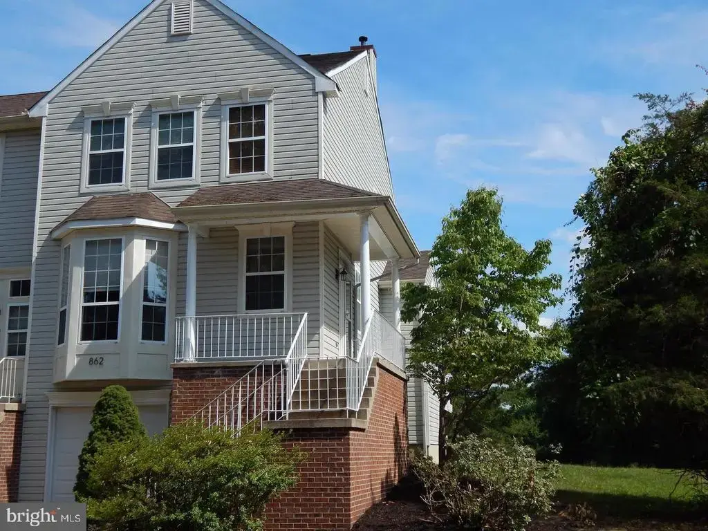 862 N Waterford Ln, WILMINGTON