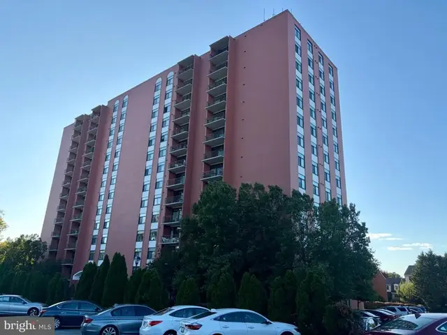 1 Smeton Pl #1006, Towson