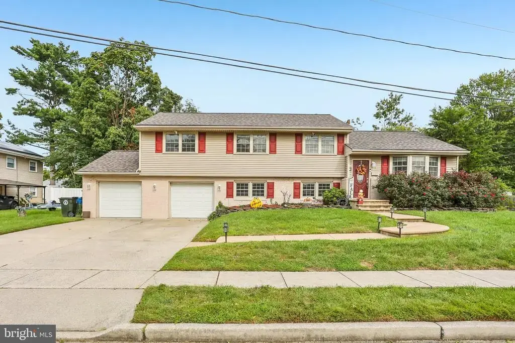 3 Meadow Ln, WEST DEPTFORD