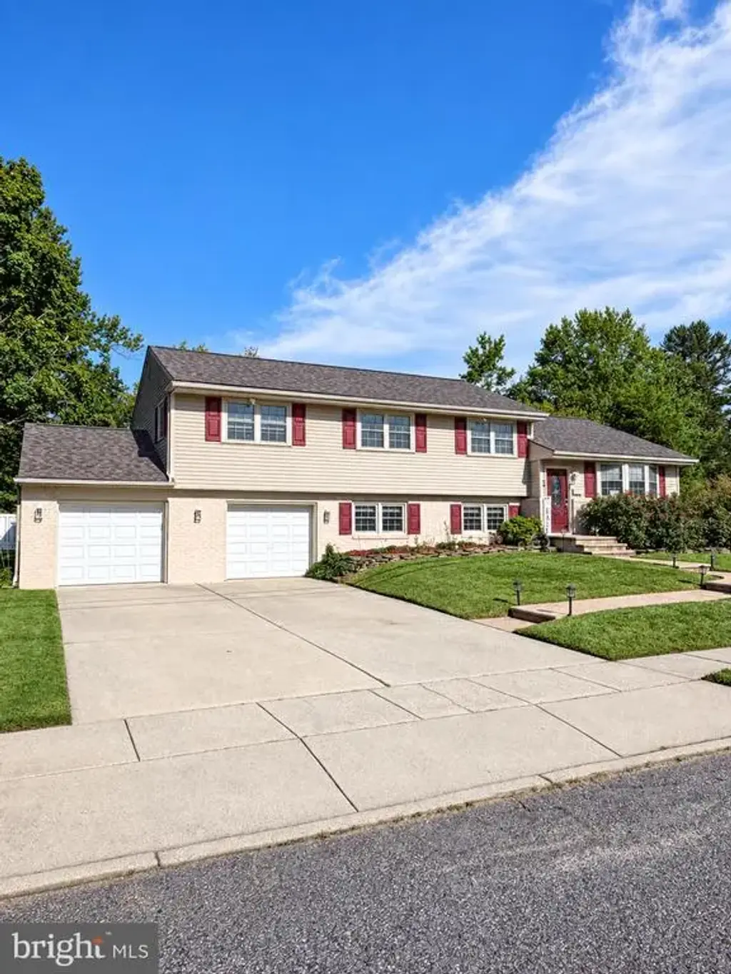 3 Meadow Ln, WEST DEPTFORD