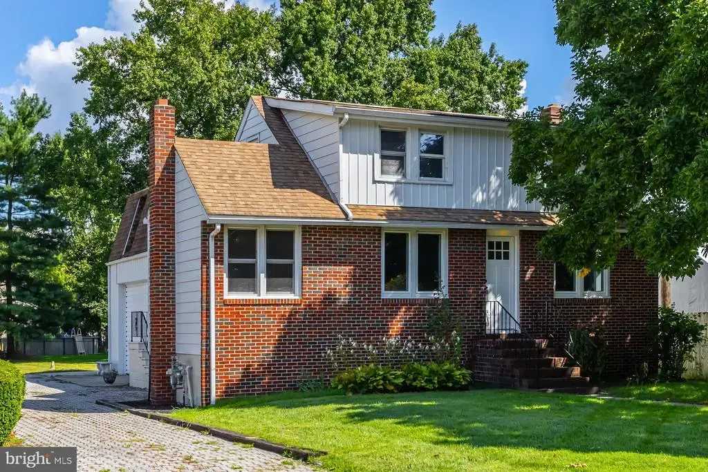 6 Sunset Ave, PENNSVILLE