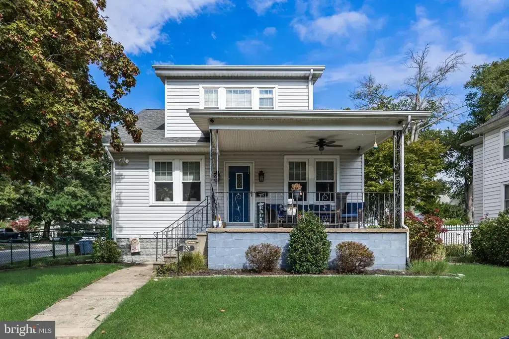 137 W Pine St, AUDUBON