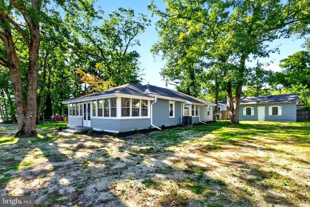 301 N Lakeshore Drive N, BROWNS MILLS