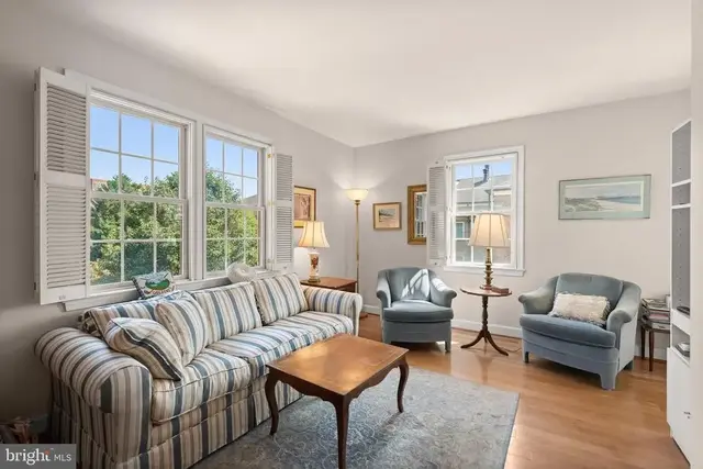 1211 N Pitt St #3a, Alexandria