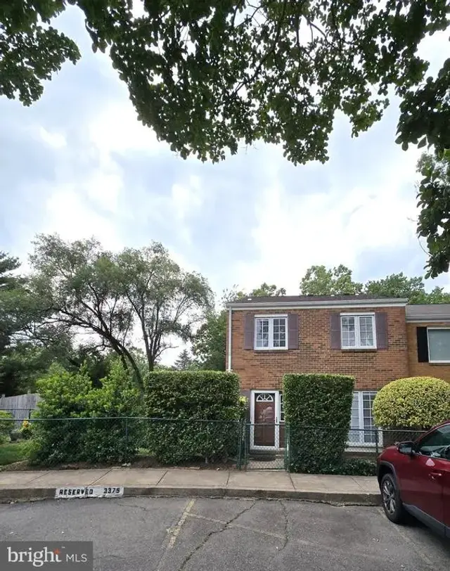 3375 Ardley Ct, Falls Church