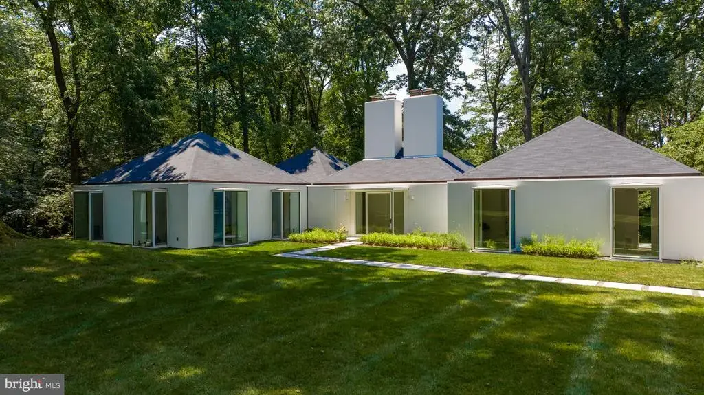 7710 Georgetown Pike, MCLEAN