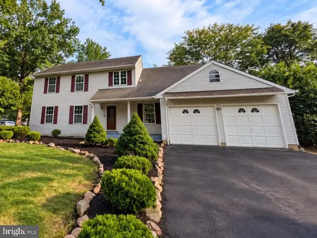 1535 Willow Pond Dr, Yardley