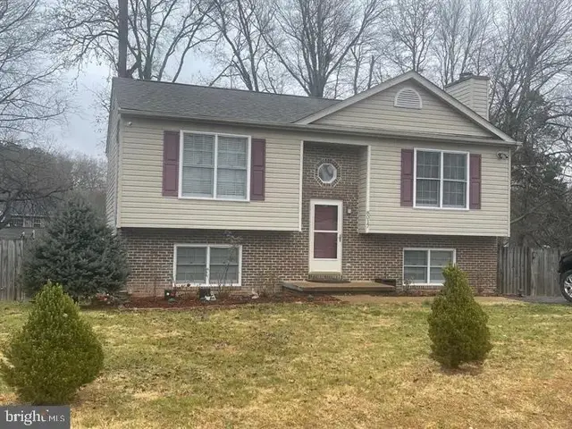 8017 Blossom Wood Ct, Fredericksburg