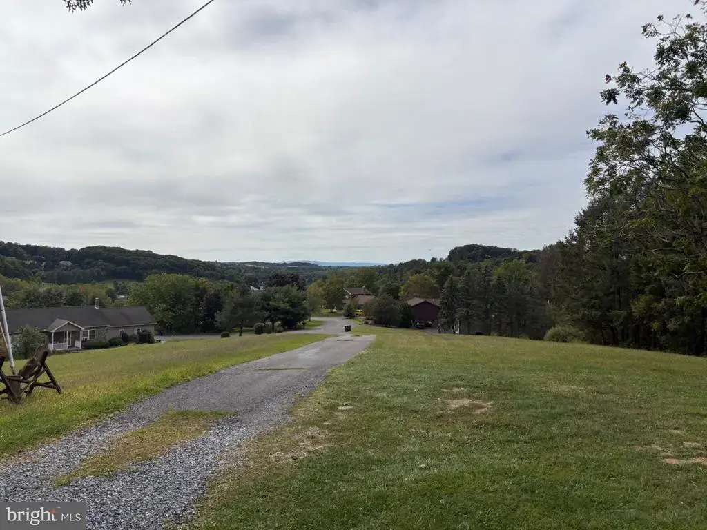 6642 Leah Dr, SLATINGTON