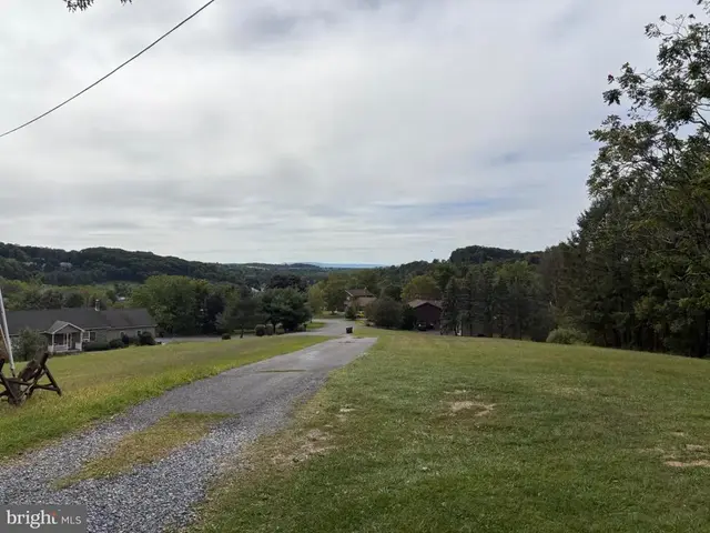 6642 Leah Dr, Slatington
