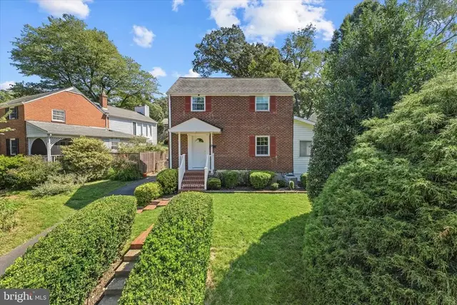 9 N Greenbrier St, Arlington
