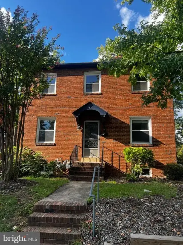 34 E Walnut St, Alexandria