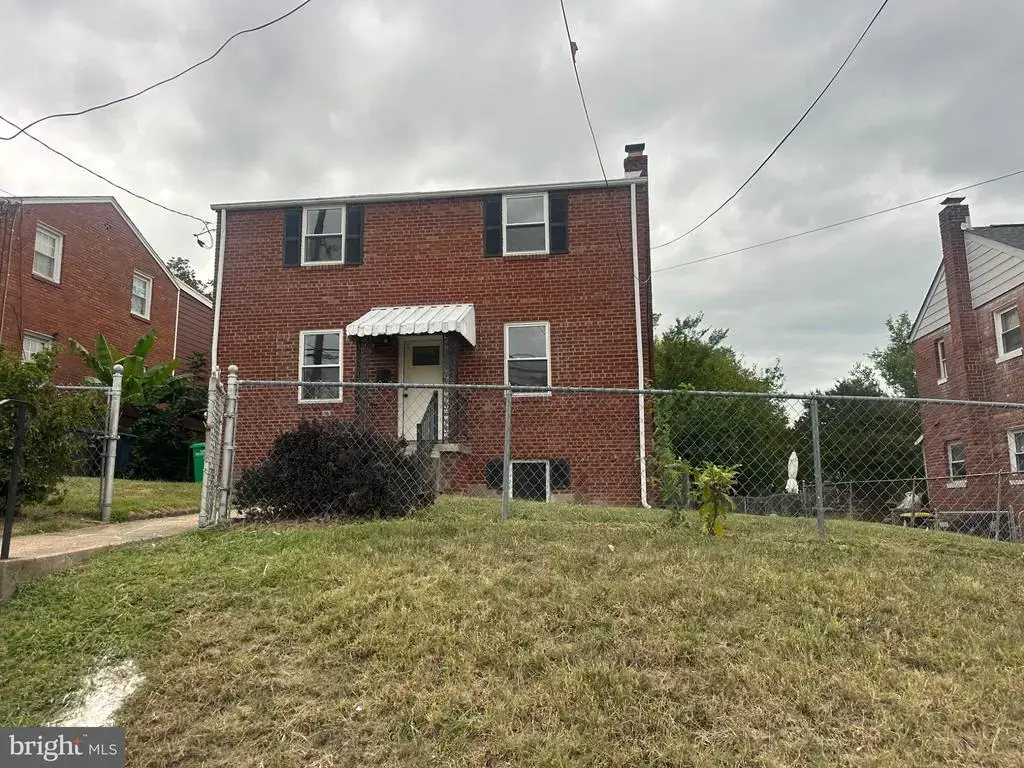 818 Chillum Rd, HYATTSVILLE