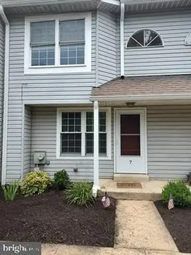 7 Parkview, Holland