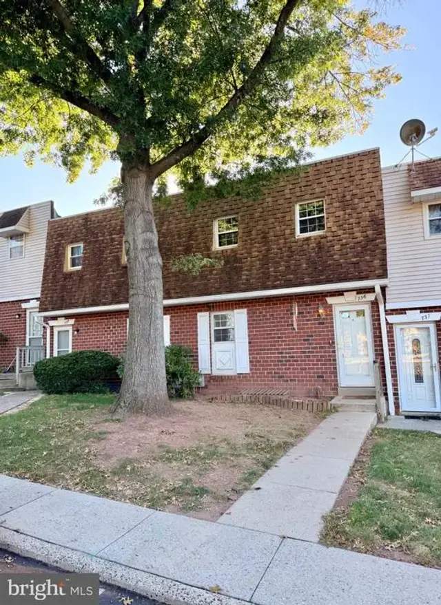 736 Village Ln, Pottstown