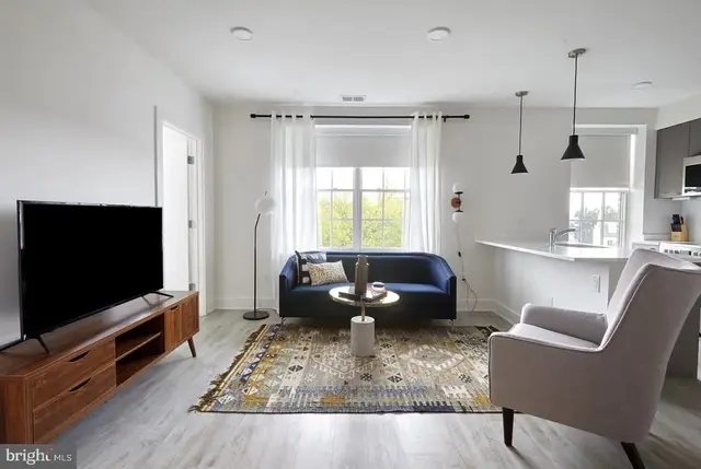 816 Potomac Ave Se #201, Washington
