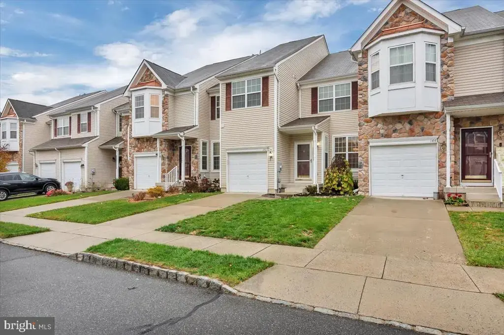 146 Chancellor Dr, WOODBURY