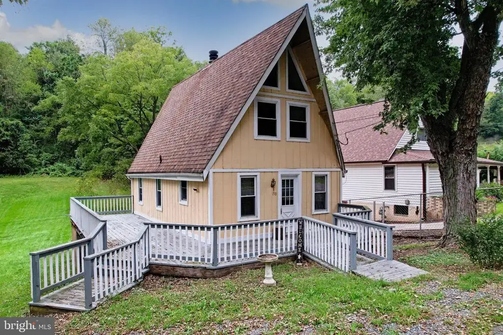 710 Golden Ln, CUMBERLAND