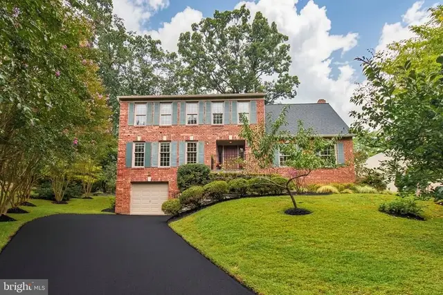 11502 Purple Beech Dr, Reston