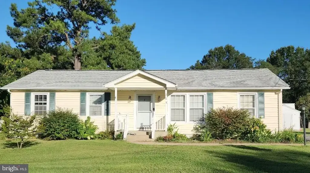 305 Mimosa Ave, COLONIAL BEACH