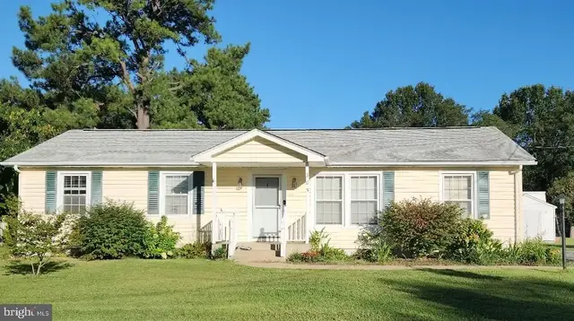 305 Mimosa Ave, Colonial Beach