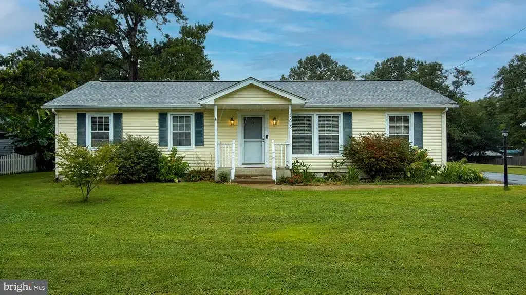 305 Mimosa Ave, COLONIAL BEACH
