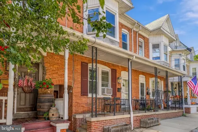 60 N Water St, Spring Grove