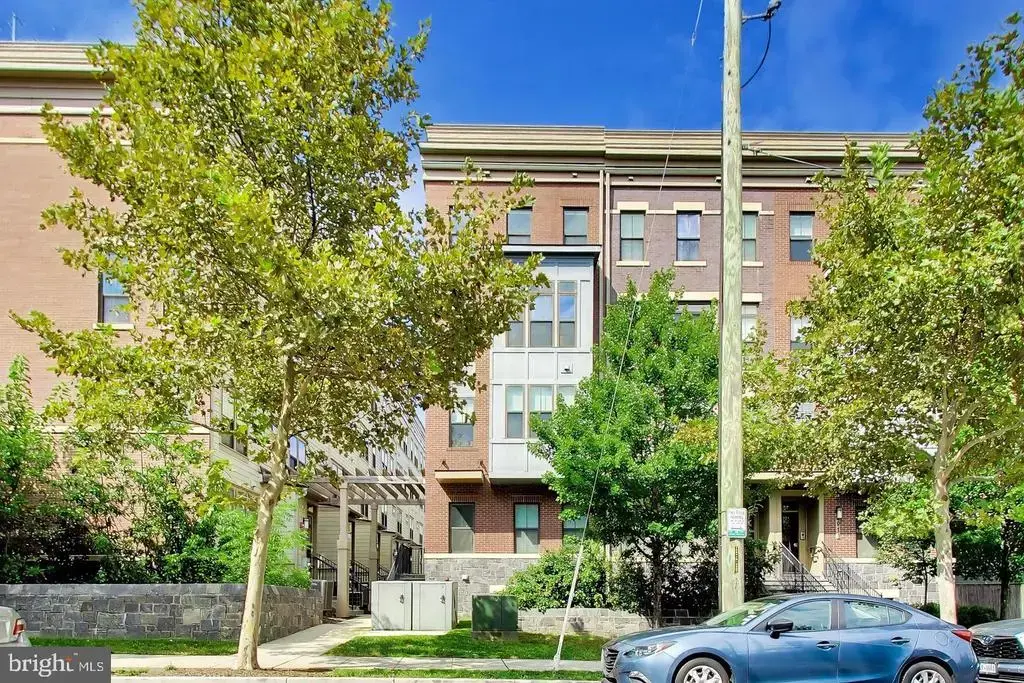 915 Elder St Nw #c, WASHINGTON