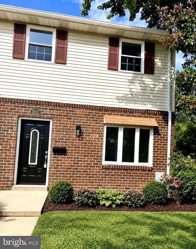 2031 Wintergreen, Rosedale