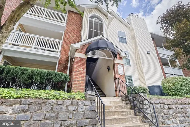 1525 Lincoln Way #304a, Mclean