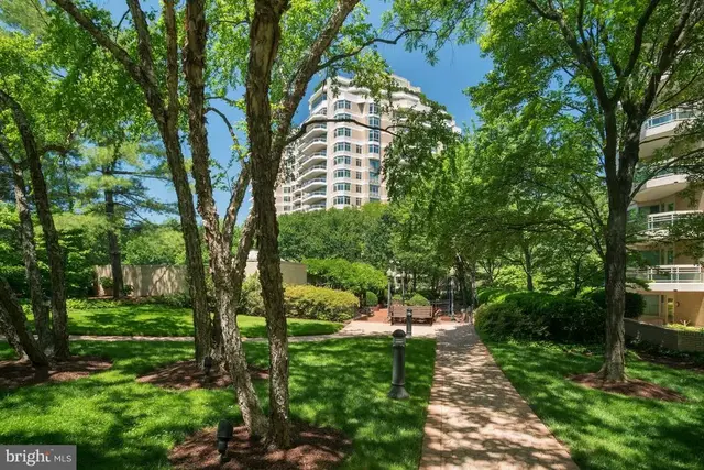 5610 Wisconsin Ave #109, Chevy Chase
