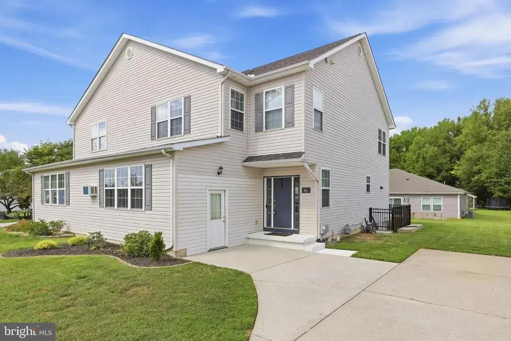 55 Ediman Ct, DOVER