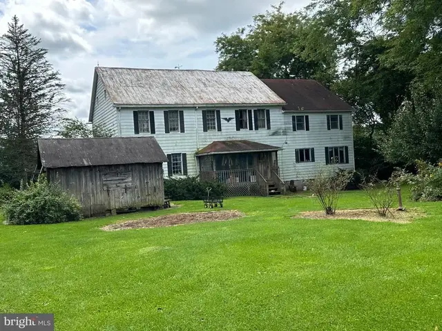 200 Weaver Rd, Spring Mills